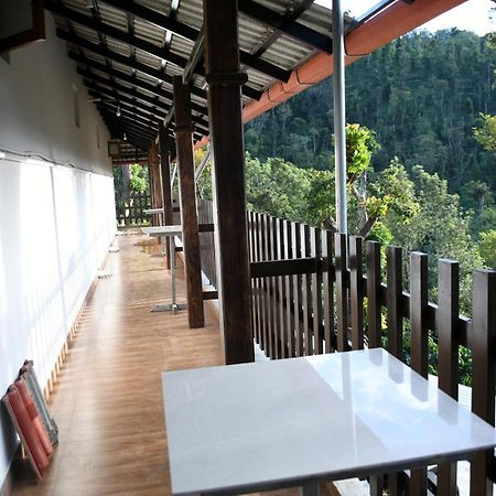 River View Guest House มาดิเครี ภายนอก รูปภาพ