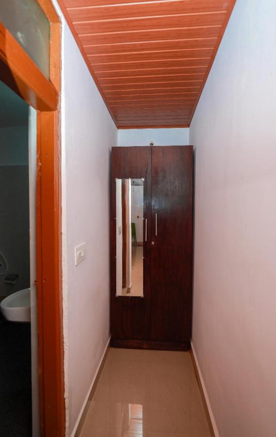 River View Guest House มาดิเครี ภายนอก รูปภาพ