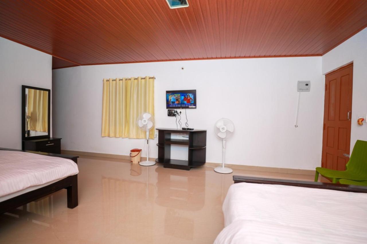 River View Guest House มาดิเครี ภายนอก รูปภาพ