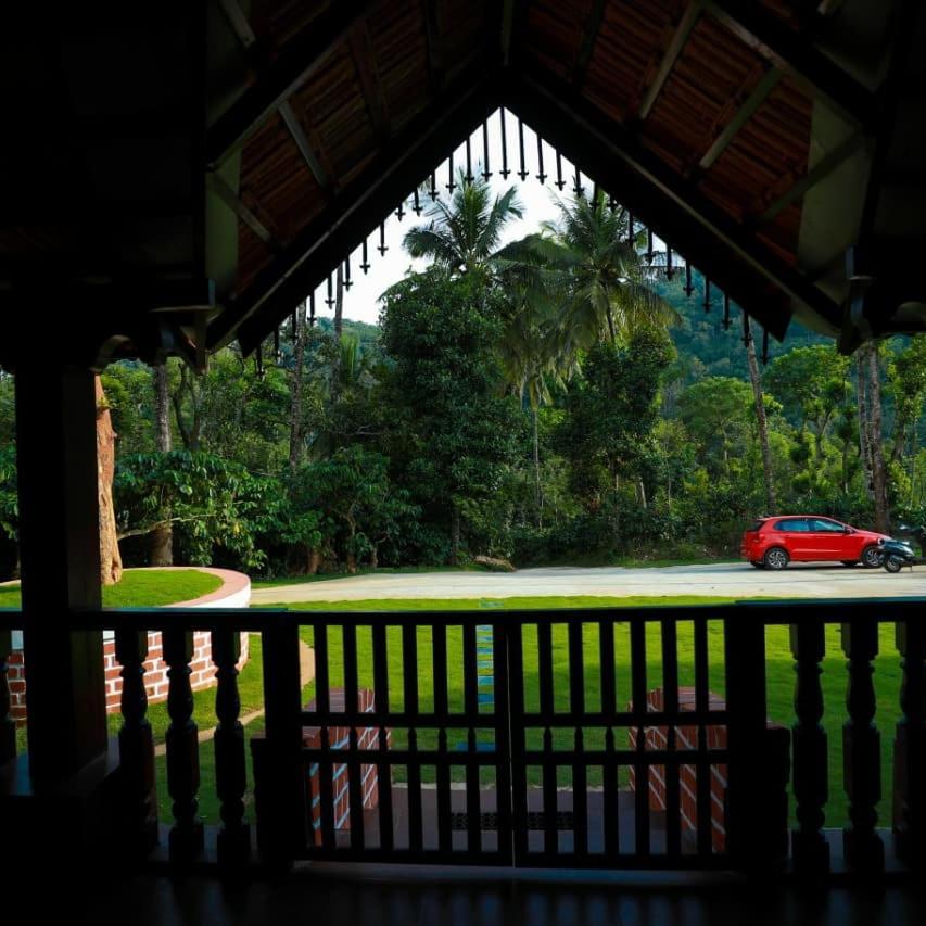 River View Guest House มาดิเครี ภายนอก รูปภาพ