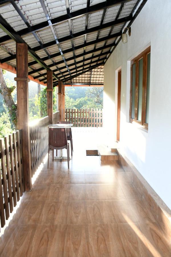River View Guest House มาดิเครี ภายนอก รูปภาพ