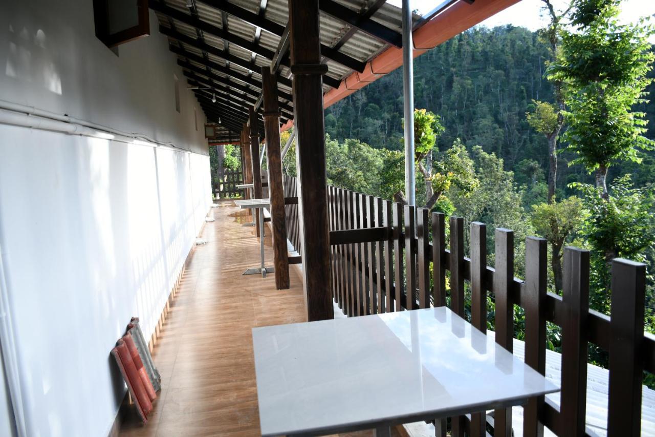 River View Guest House มาดิเครี ภายนอก รูปภาพ