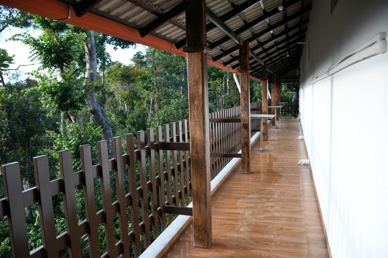 River View Guest House มาดิเครี ภายนอก รูปภาพ