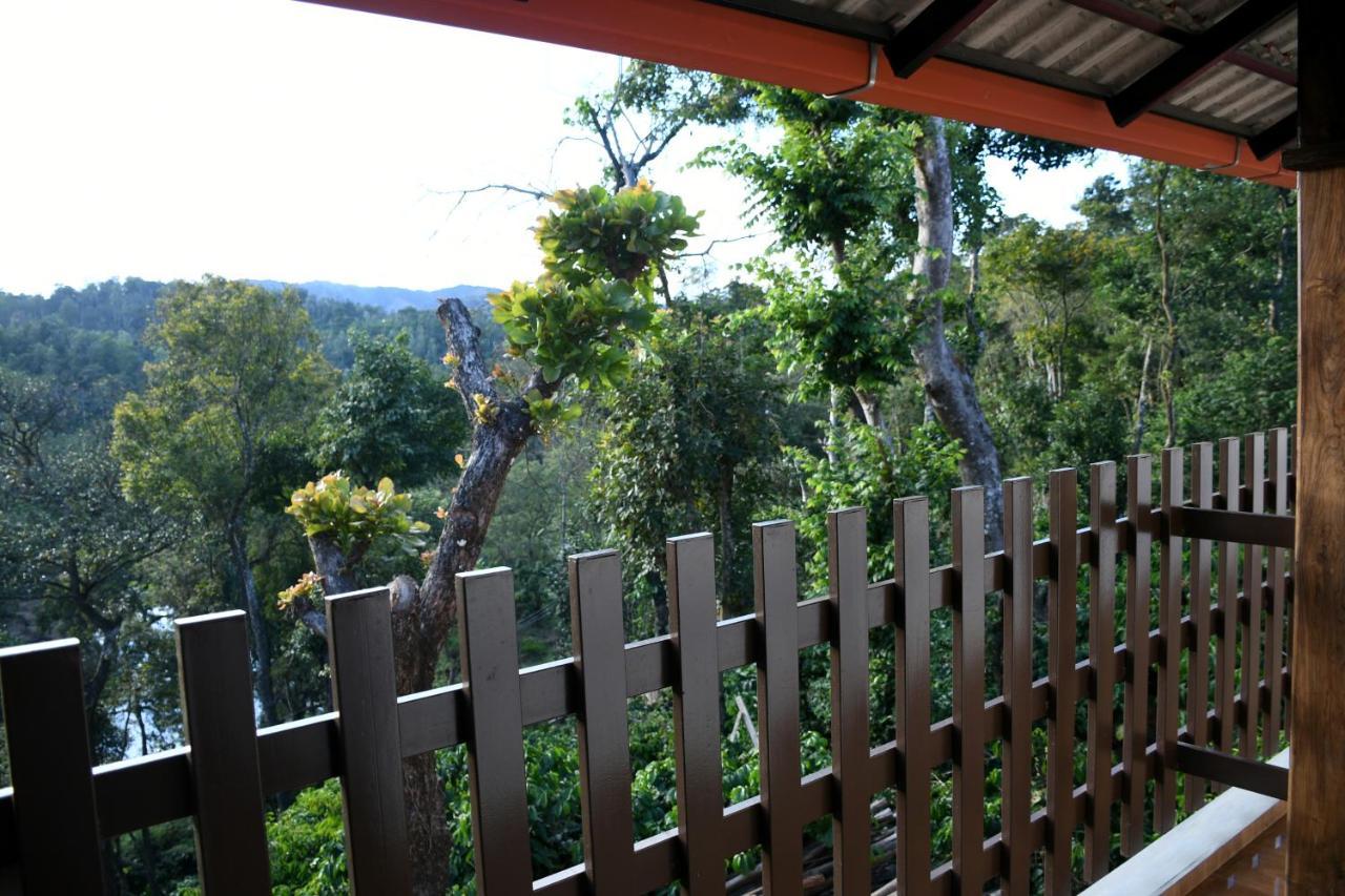 River View Guest House มาดิเครี ภายนอก รูปภาพ